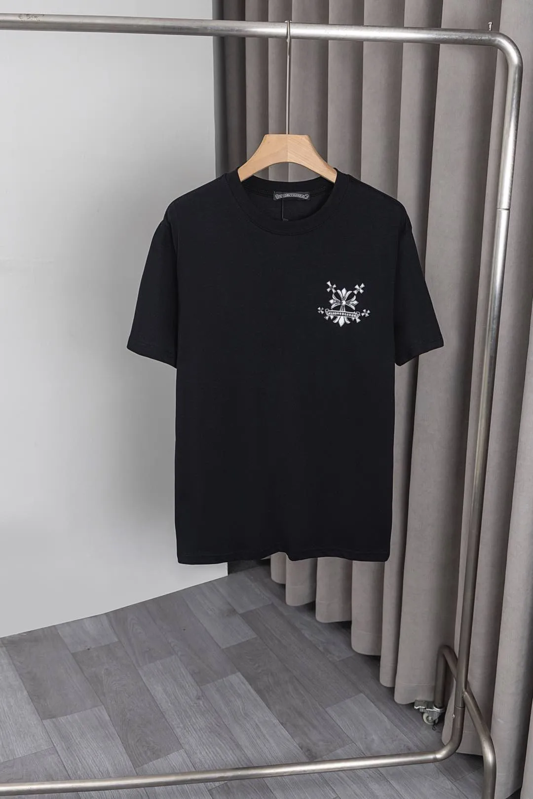P130 X063 Chrome Hearts 25ss new T-sleeve! Made of 260g double yarn pure cotton fabric, front and back pattern + letter logo printing process, fashionable and versatile, same style for men and women. Color: black, white, size: M～3XL